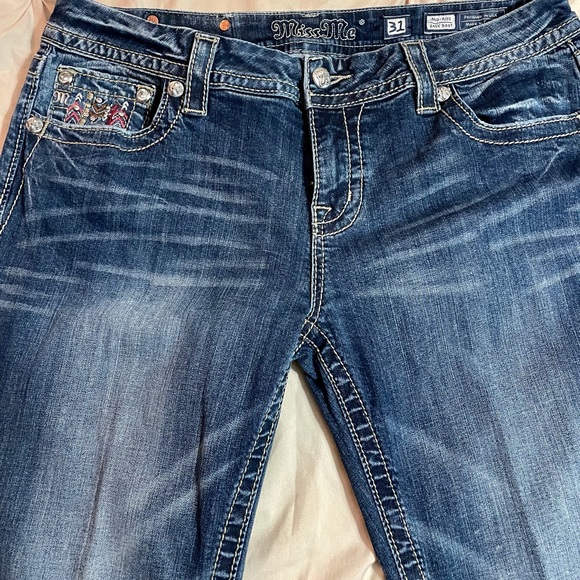 Miss Me Jeans. 31. New without Tags.. Great Shape.. Easy Boot… Cutest Design! - Picture 2 of 5